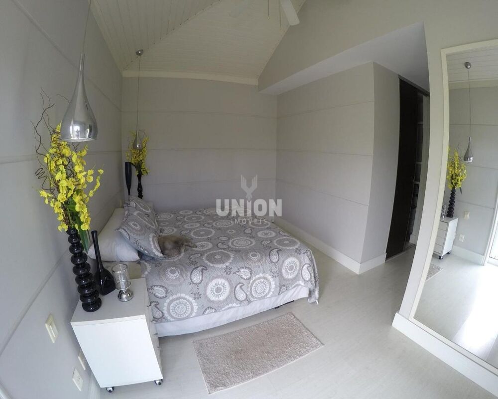 Casa à venda com 4 quartos, 1266m² - Foto 4