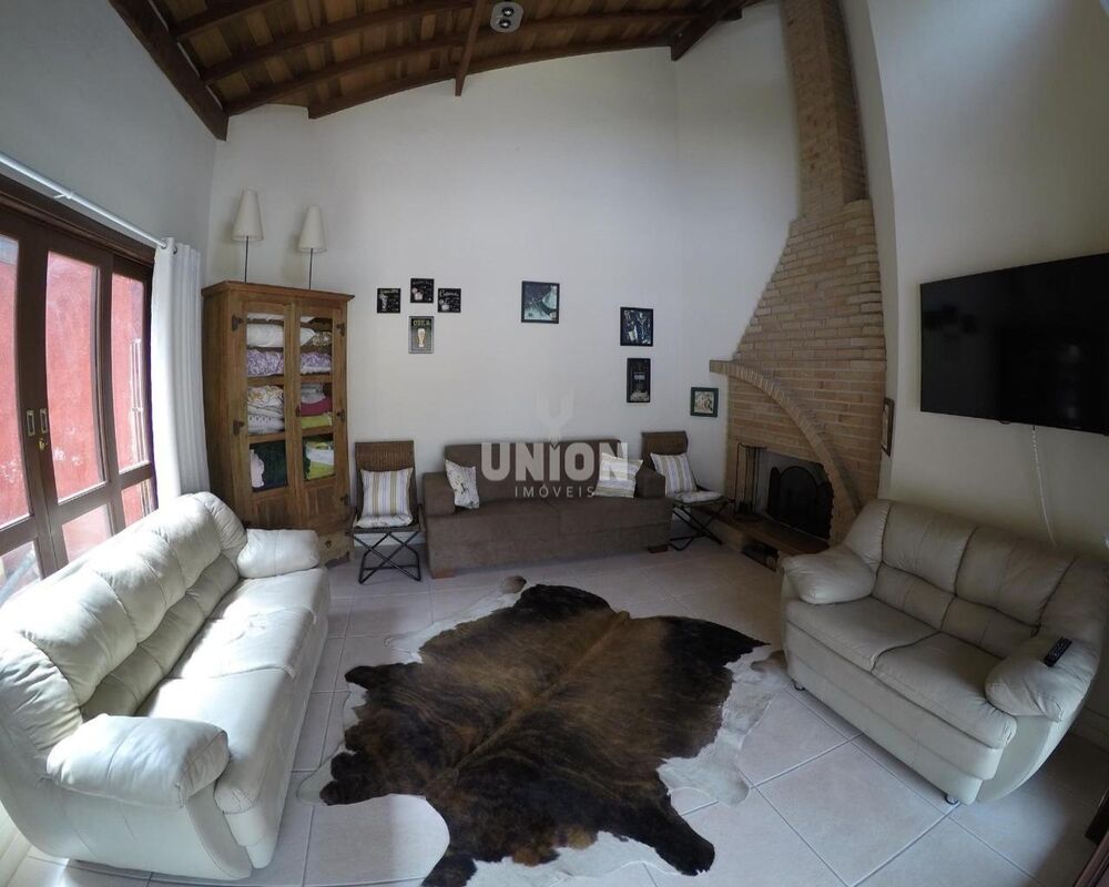Casa à venda com 4 quartos, 1266m² - Foto 2