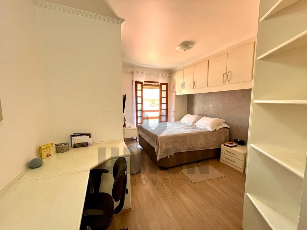 Casa, 3 quartos, 250 m² - Foto 11