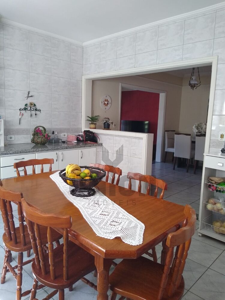Casa, 3 quartos, 200 m² - Foto 2
