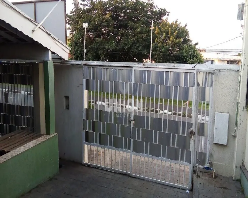 Prédio Inteiro - Foto 1