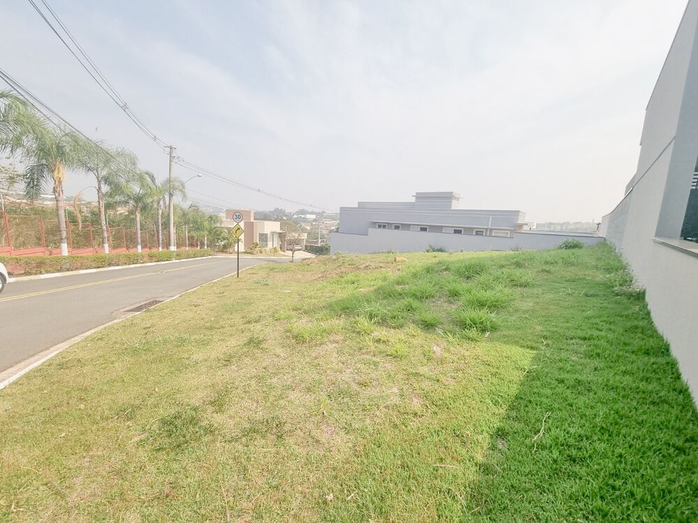 Terreno à venda com 3 quartos, 300m² - Foto 3