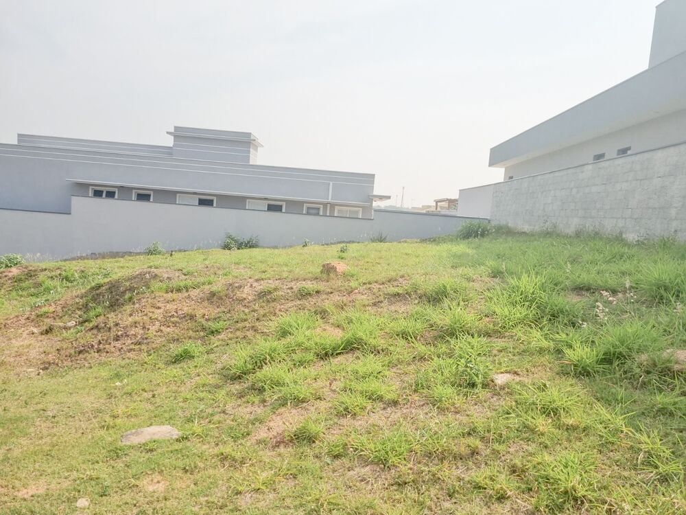 Terreno à venda com 3 quartos, 300m² - Foto 4