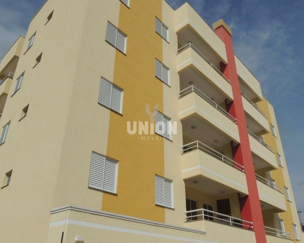 Apartamento à venda com 2 quartos, 74m² - Foto 1
