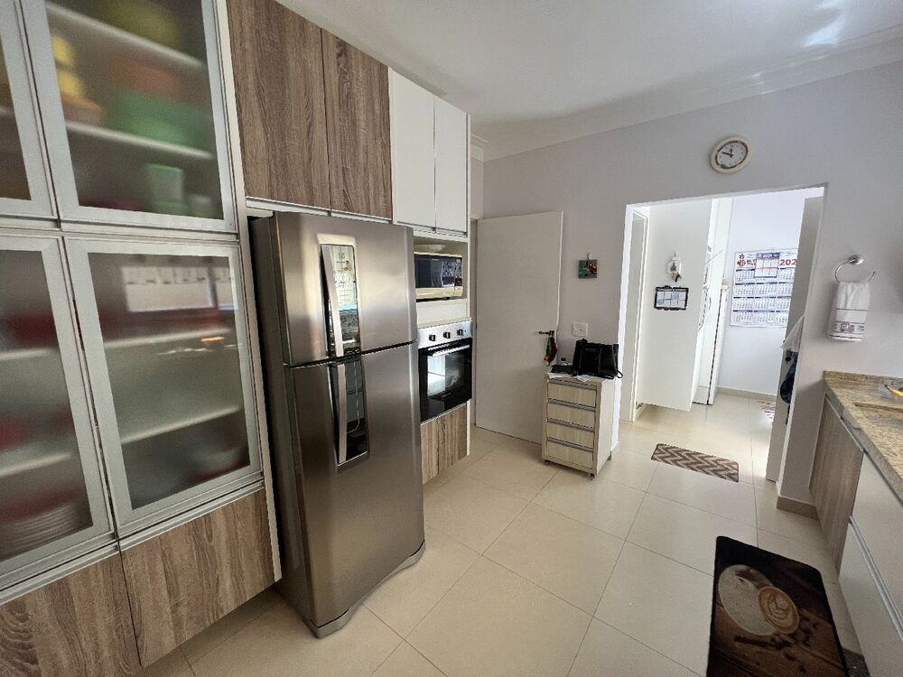 Casa, 3 quartos, 257 m² - Foto 2