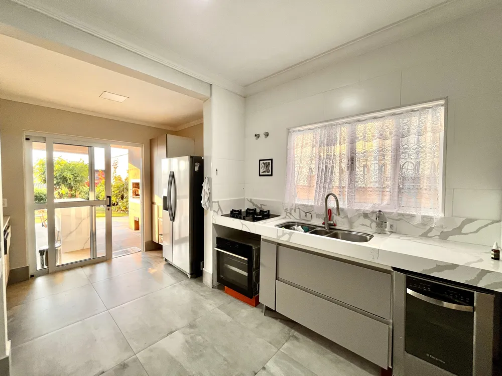 Casa, 3 quartos, 230 m² - Foto 9