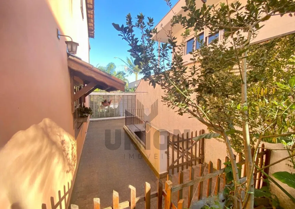 Casa, 4 quartos, 450 m² - Foto 19