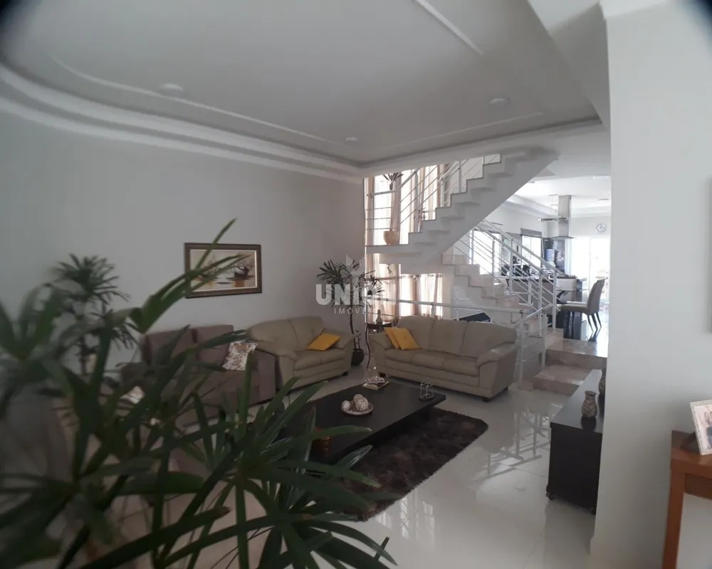 Casa, 4 quartos, 330 m² - Foto 2