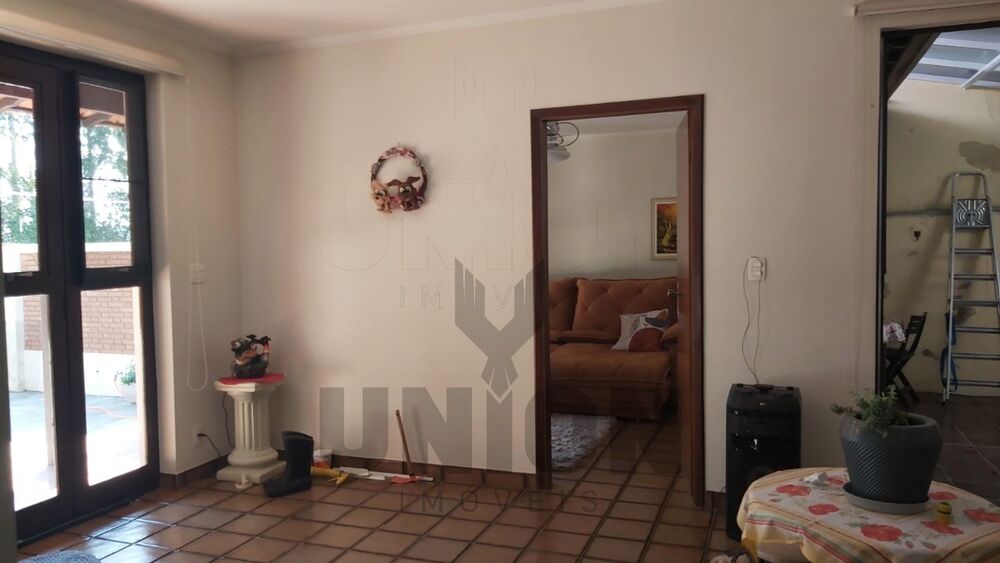Casa à venda com 3 quartos, 300m² - Foto 17