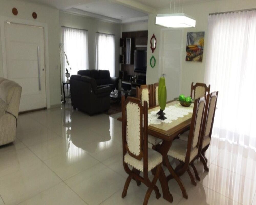 Casa à venda com 3 quartos, 450m² - Foto 2