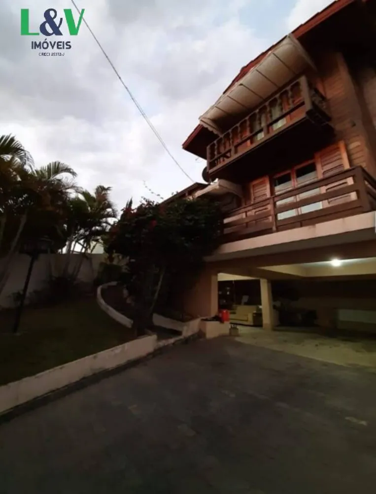 Casa, 3 quartos, 214 m² - Foto 1