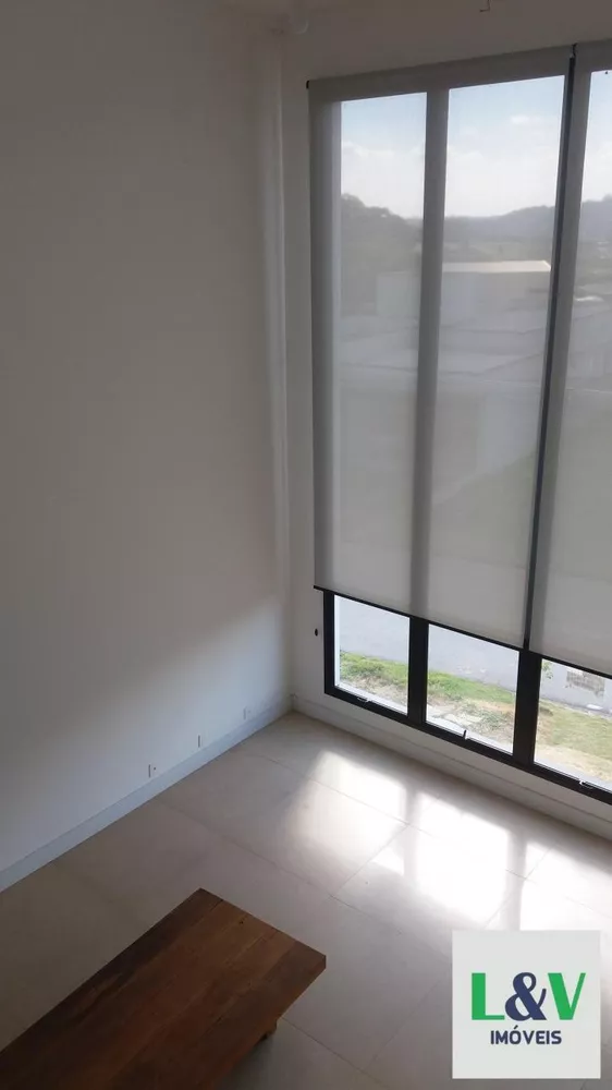 Casa de Condomínio à venda com 3 quartos, 261m² - Foto 1