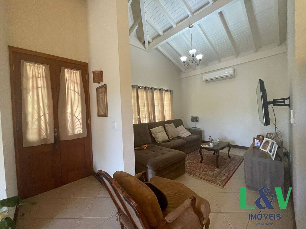 Casa à venda com 3 quartos, 307m² - Foto 3