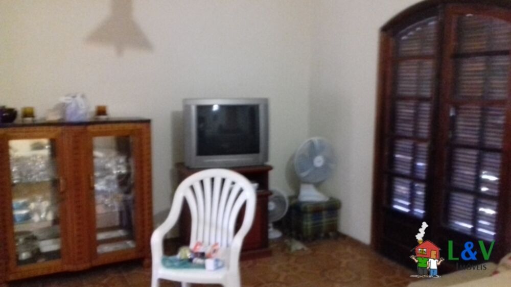 Chácara à venda com 4 quartos, 170m² - Foto 2