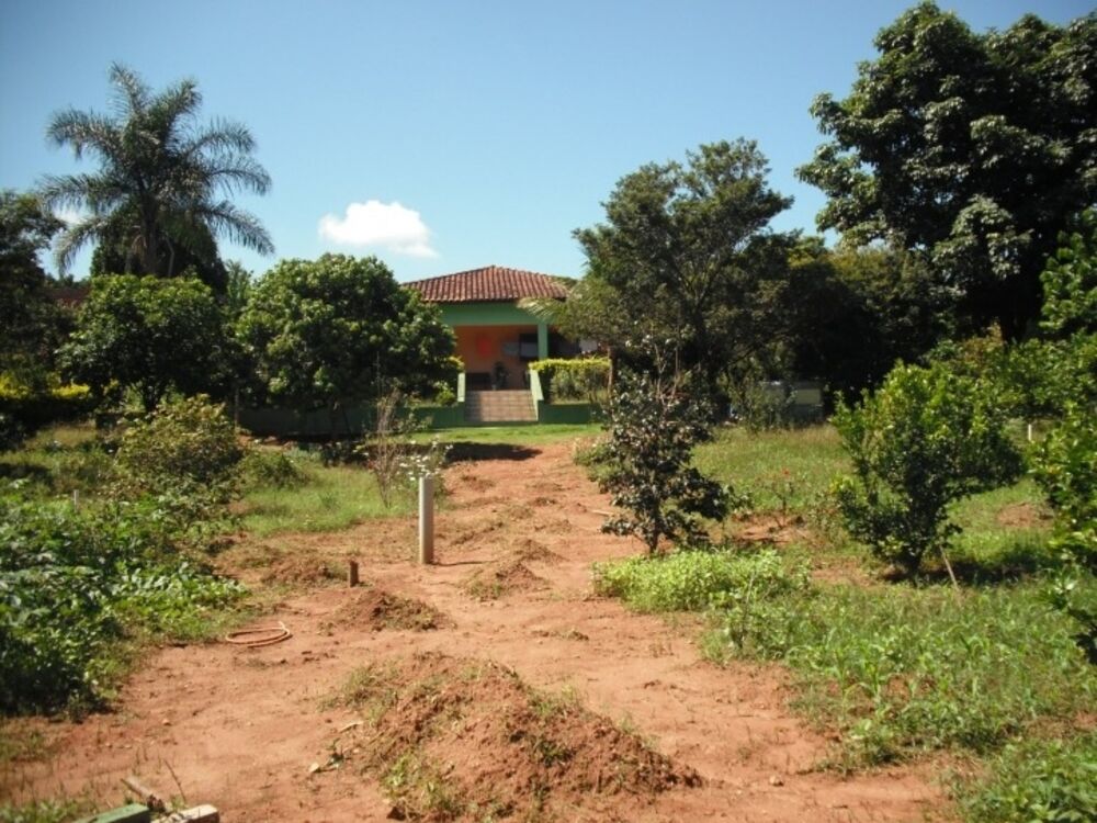 Chácara à venda com 3 quartos, 200m² - Foto 4
