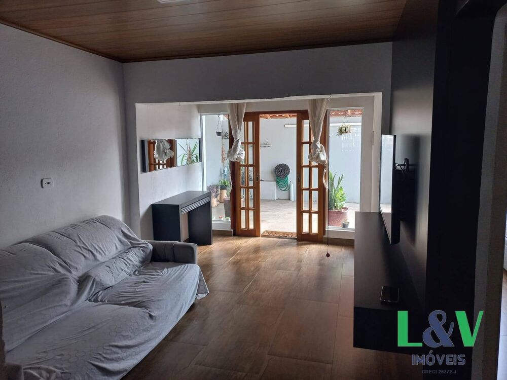 Casa à venda com 2 quartos, 170m² - Foto 4