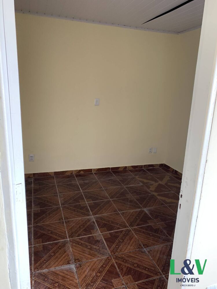 Casa para alugar com 2 quartos, 60m² - Foto 2