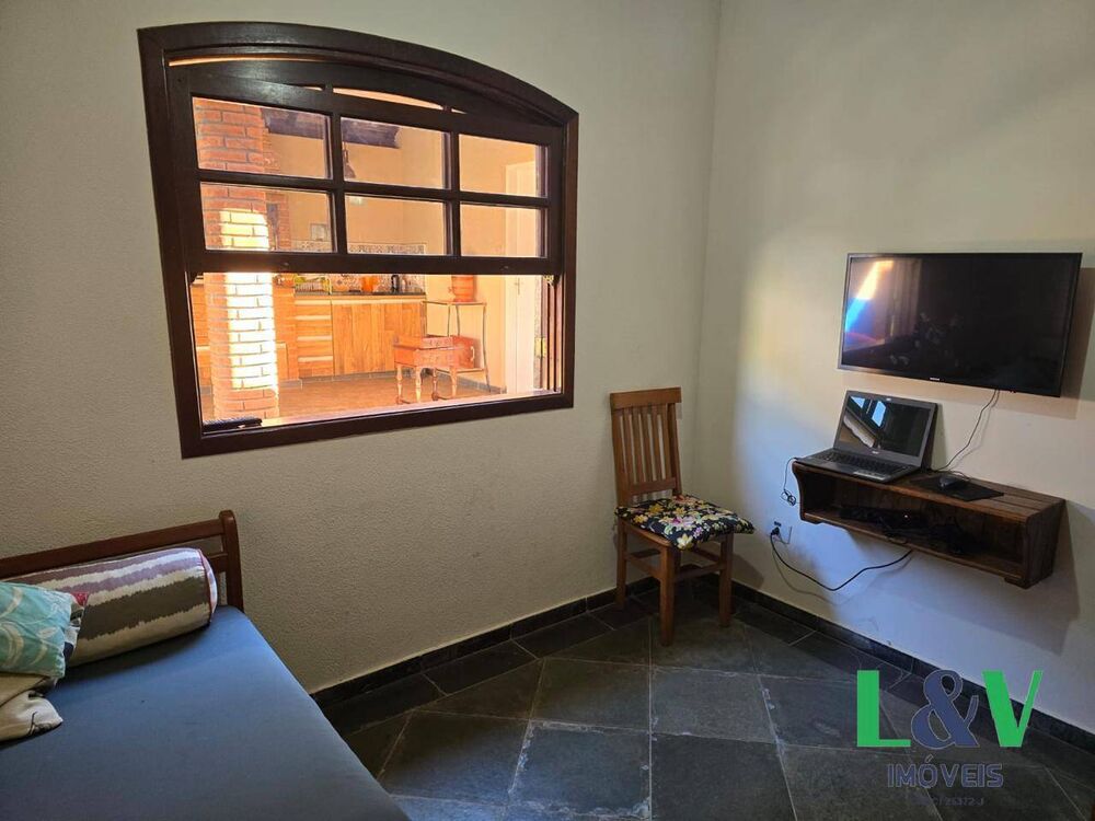 Casa à venda com 4 quartos, 290m² - Foto 2