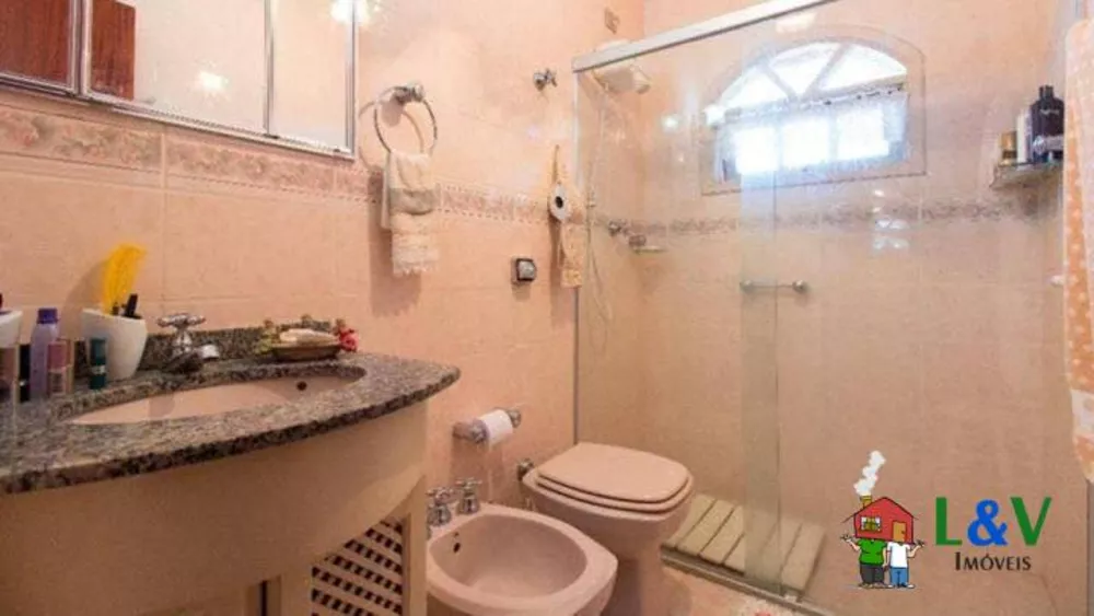 Casa de Condomínio à venda com 4 quartos, 250m² - Foto 2