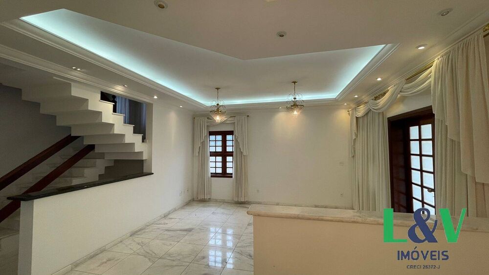 Casa de Condomínio à venda com 4 quartos, 378m² - Foto 1
