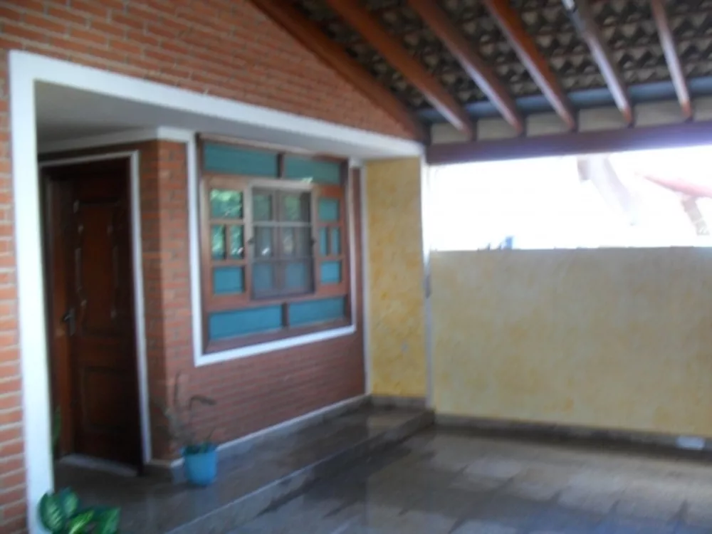 Casa à venda com 3 quartos, 200m² - Foto 3