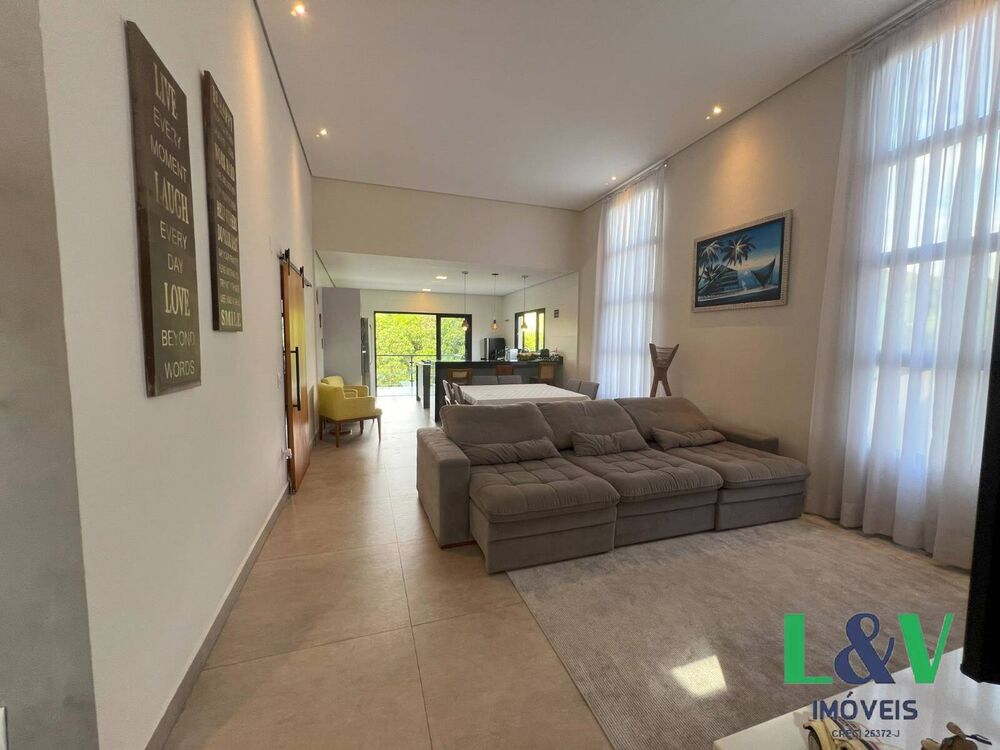 Casa de Condomínio à venda com 3 quartos, 251m² - Foto 3
