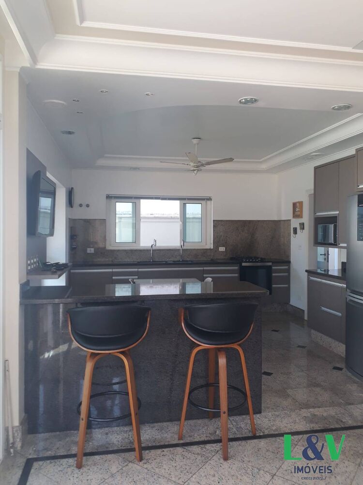 Casa à venda com 4 quartos, 299m² - Foto 2