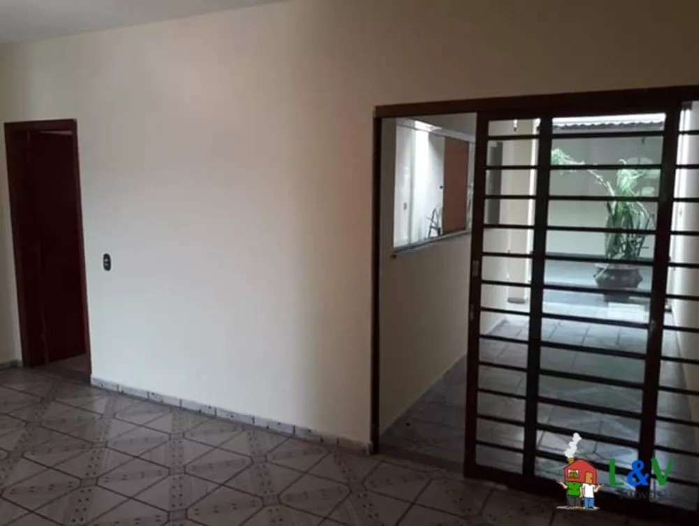 Casa à venda com 2 quartos, 360m² - Foto 3