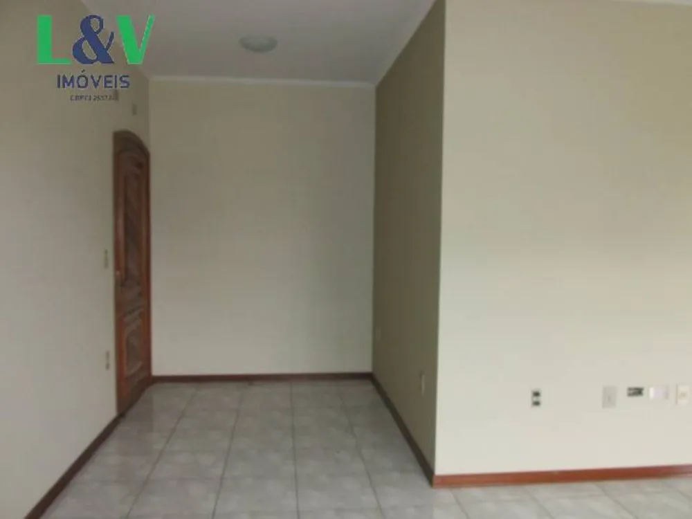 Casa, 3 quartos, 250 m² - Foto 1