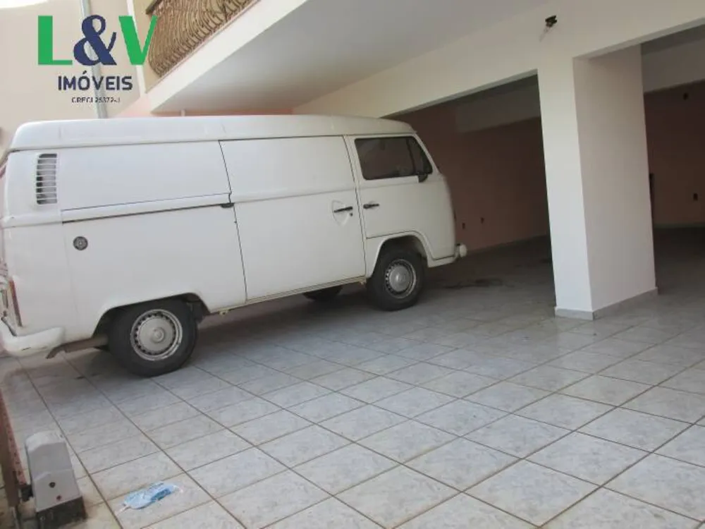 Casa, 3 quartos, 250 m² - Foto 13