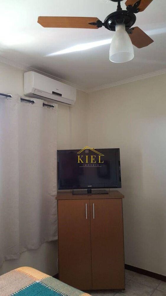 Apartamento à venda com 2 quartos, 70m² - Foto 4