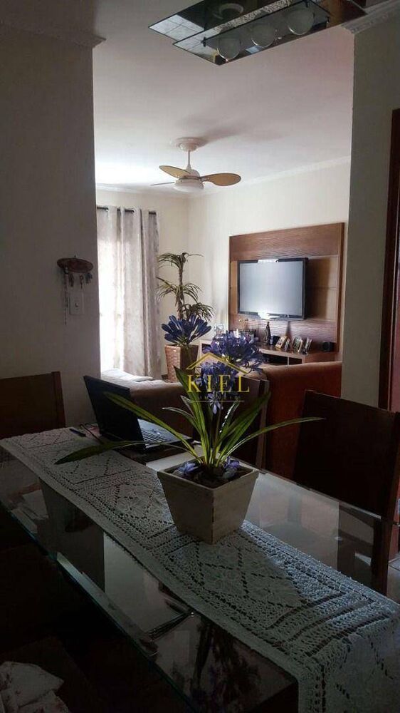 Apartamento à venda com 2 quartos, 70m² - Foto 2