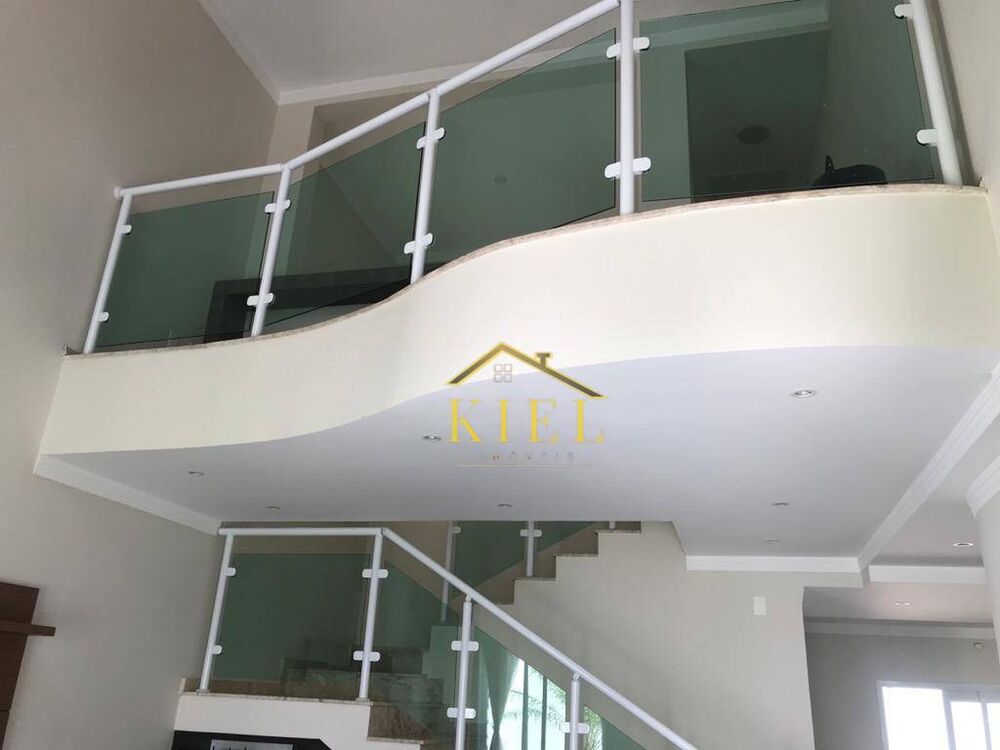 Casa, 3 quartos, 235 m² - Foto 1