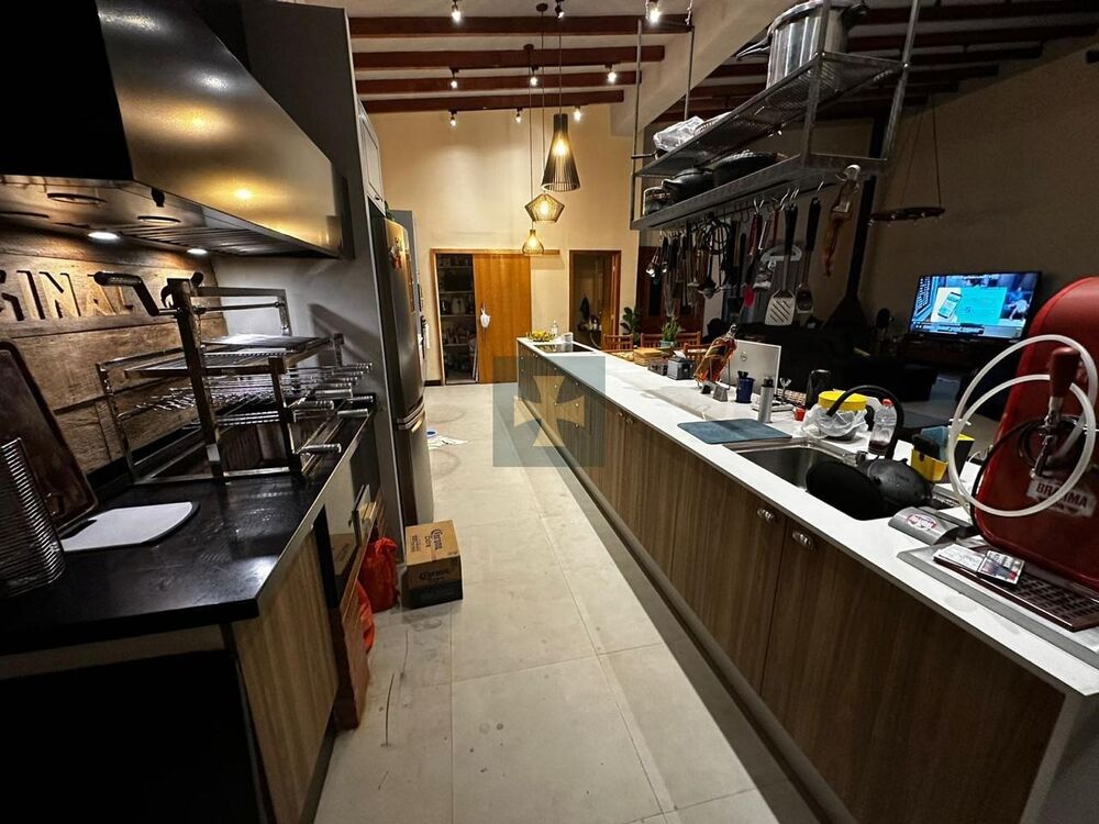 Casa, 4 quartos, 1000 m² - Foto 1