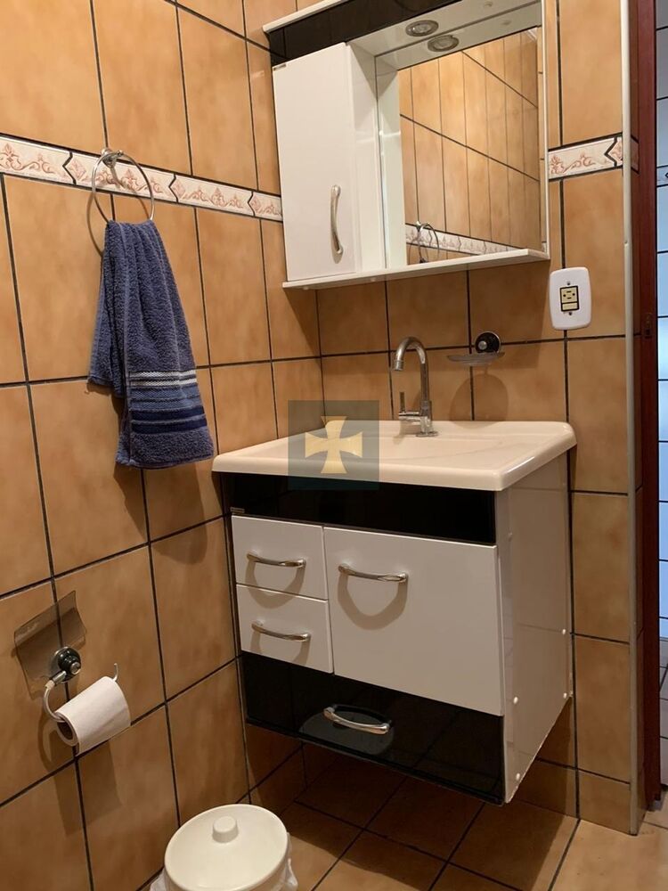 Casa à venda com 3 quartos, 70m² - Foto 1