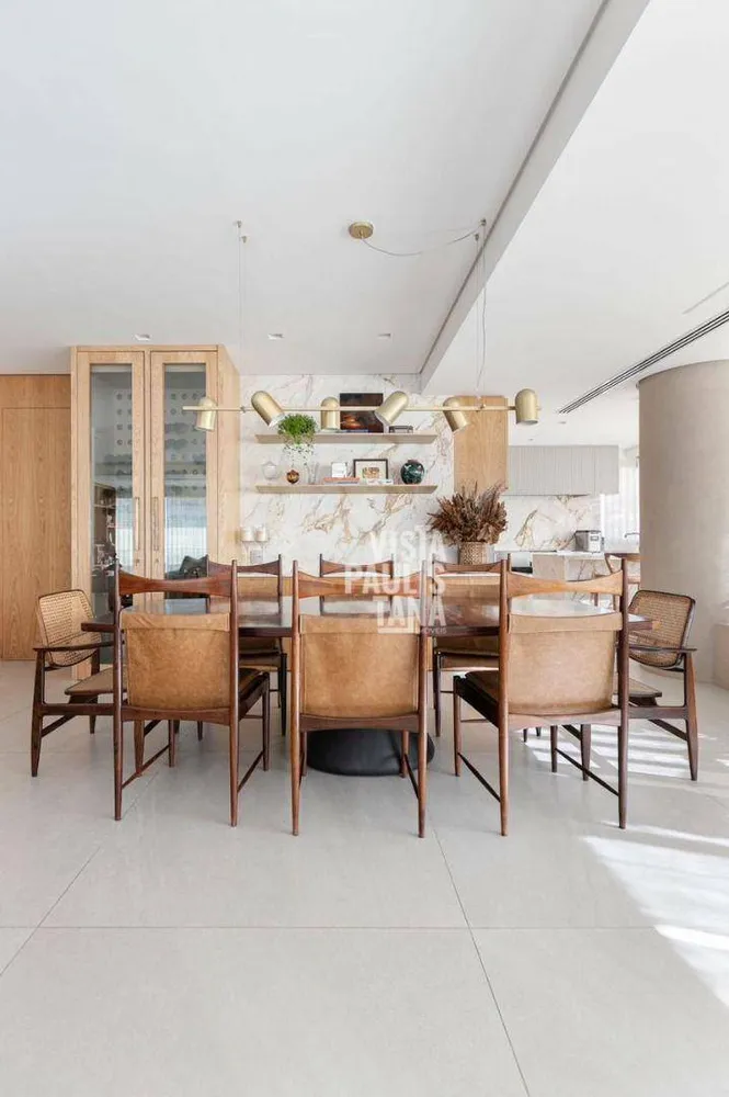 Apartamento, 3 quartos, 241 m² - Foto 1