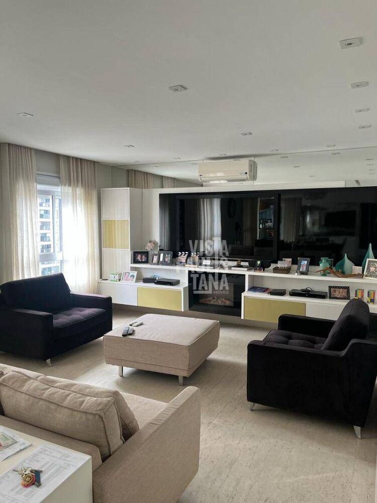 Apartamento, 3 quartos, 210 m² - Foto 1