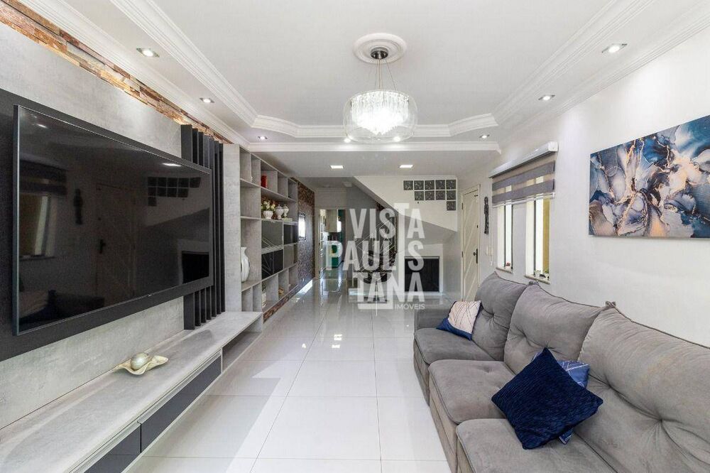 Casa à venda com 3 quartos, 231m² - Foto 1