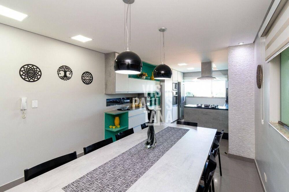 Casa à venda com 3 quartos, 231m² - Foto 3