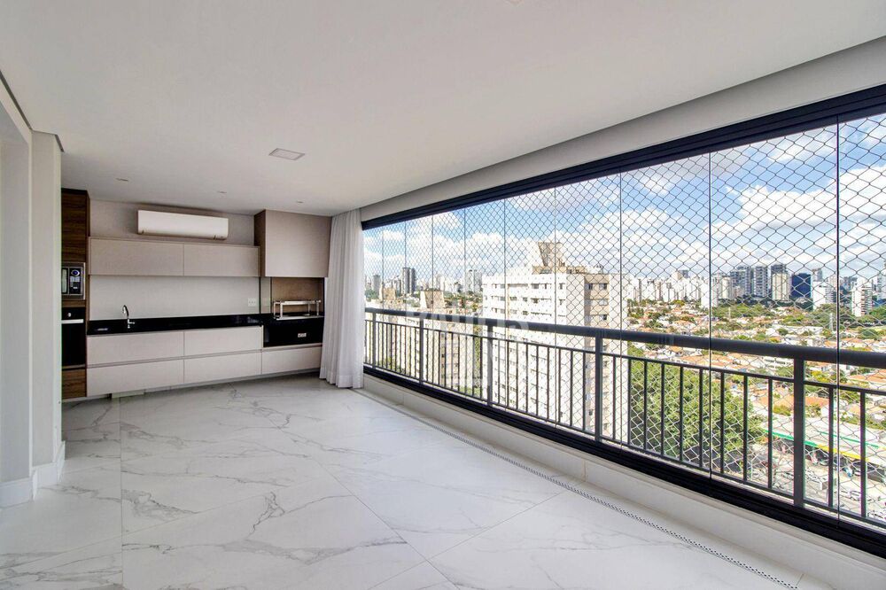 Apartamento para alugar com 3 quartos, 136m² - Foto 2