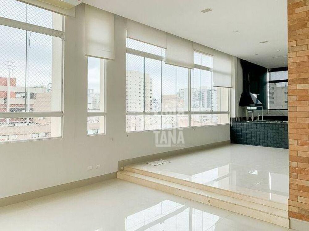 Apartamento à venda com 3 quartos, 160m² - Foto 2