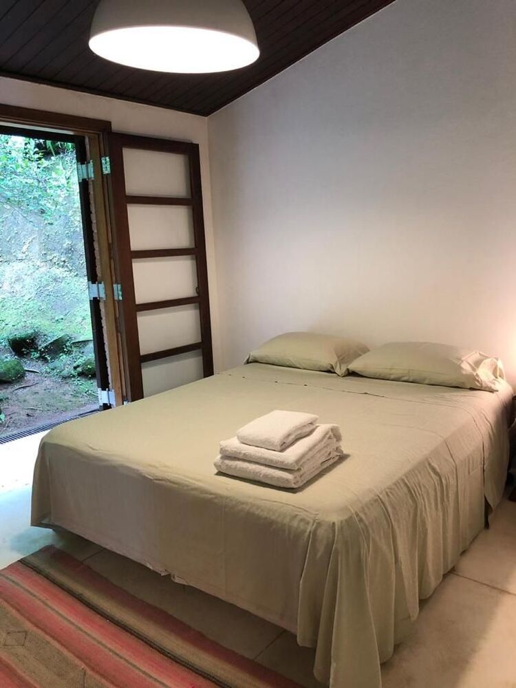 Casa, 5 quartos, 241 m² - Foto 1