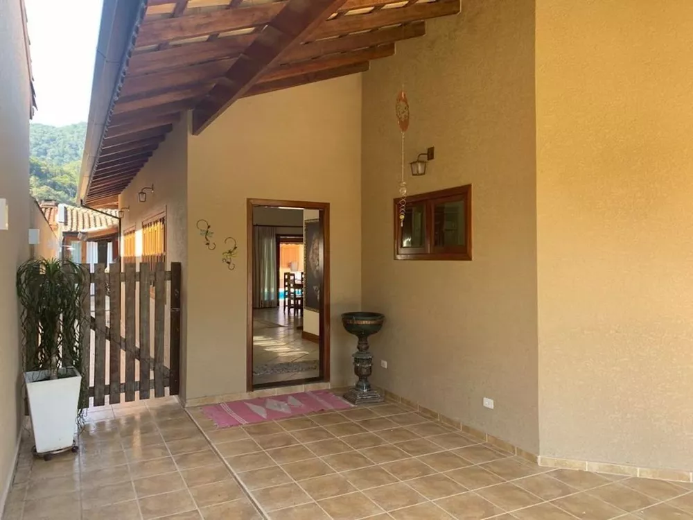 Casa de Condomínio à venda com 5 quartos, 190m² - Foto 4