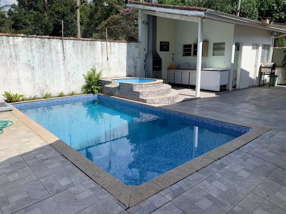 Casa de Condomínio à venda com 8 quartos, 252m² - Foto 4