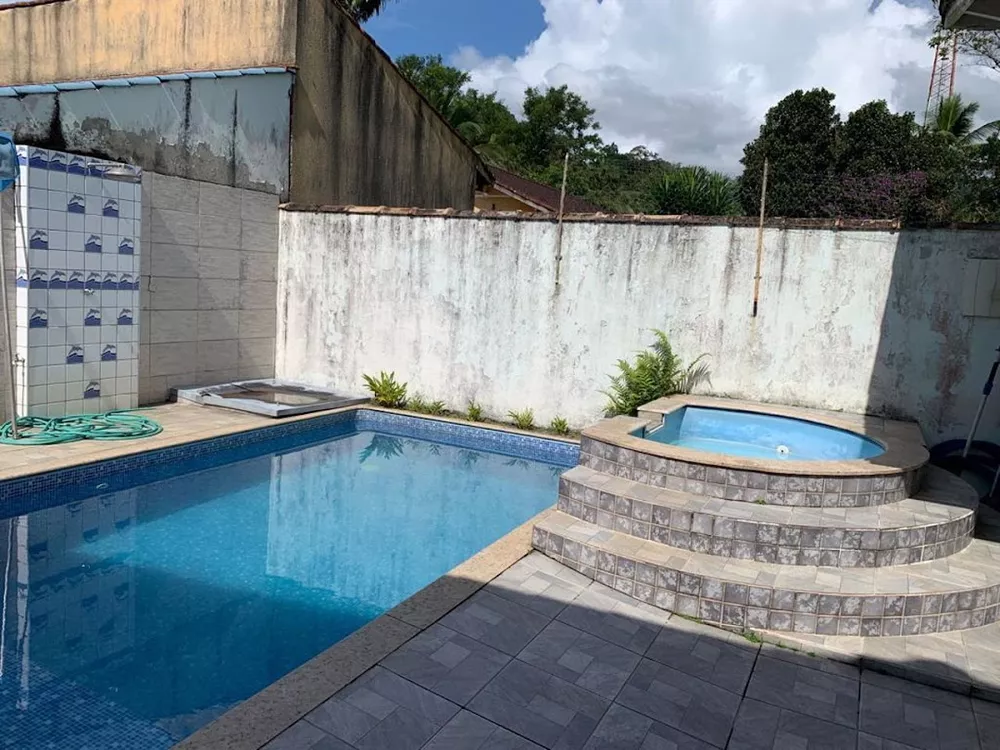 Casa de Condomínio à venda com 8 quartos, 252m² - Foto 1