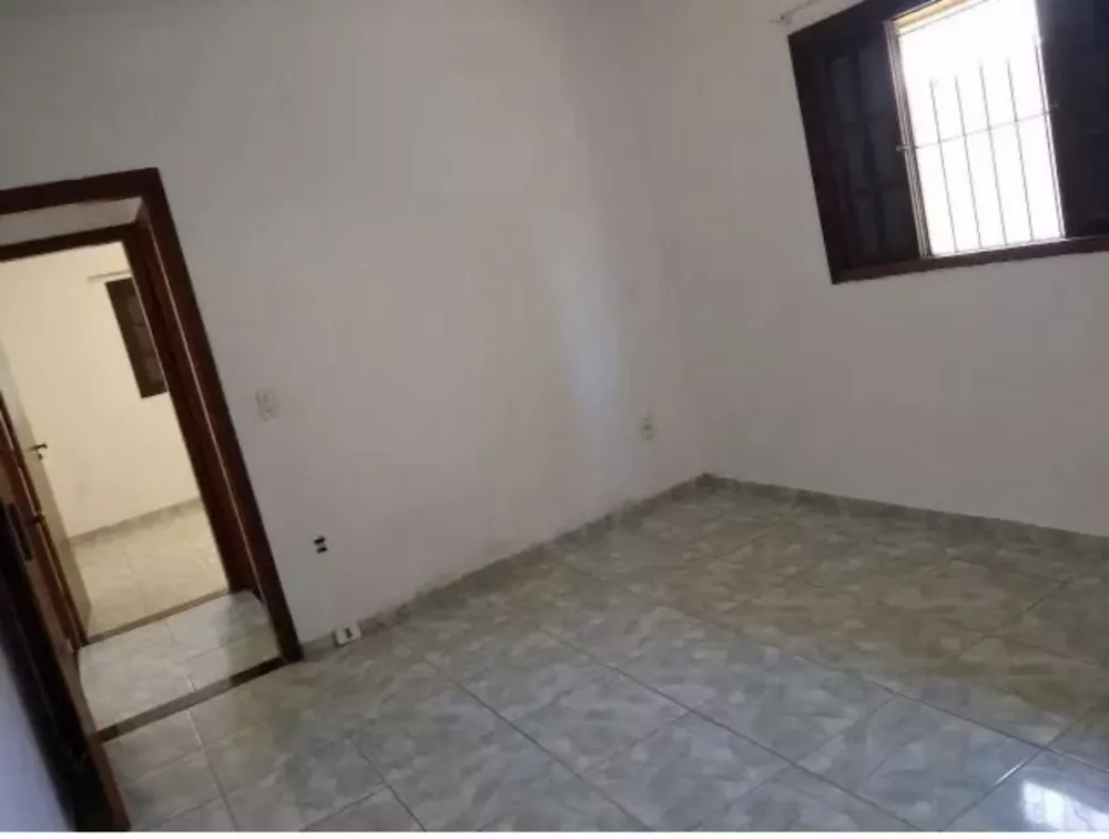 Casa à venda com 8 quartos, 150m² - Foto 6