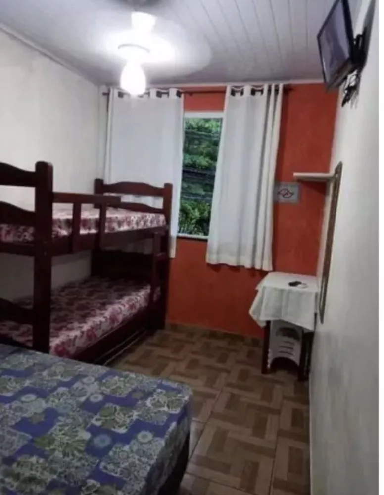 Casa à venda com 8 quartos, 150m² - Foto 15