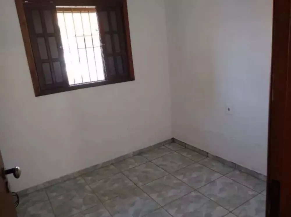 Casa à venda com 8 quartos, 150m² - Foto 7