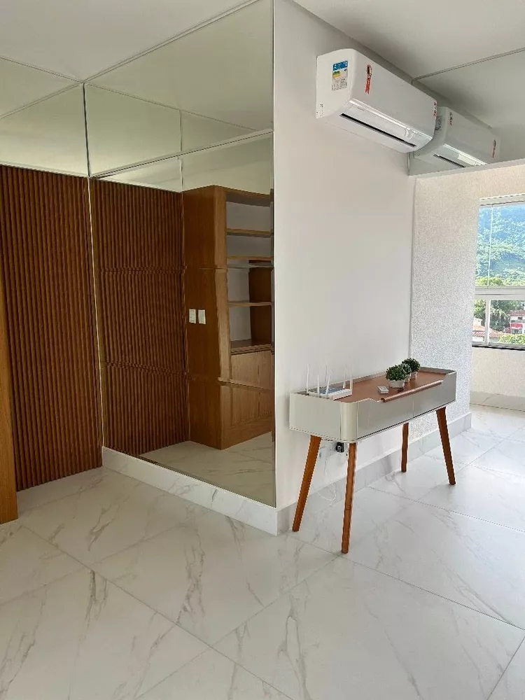 Cobertura à venda com 3 quartos, 233m² - Foto 2