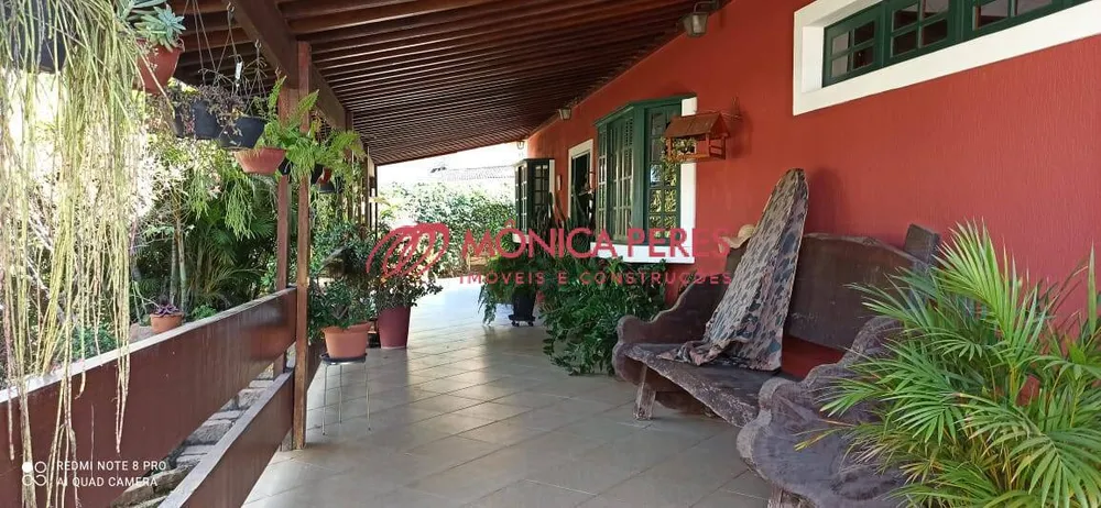 Chácara, 3 quartos, 1316 m² - Foto 1